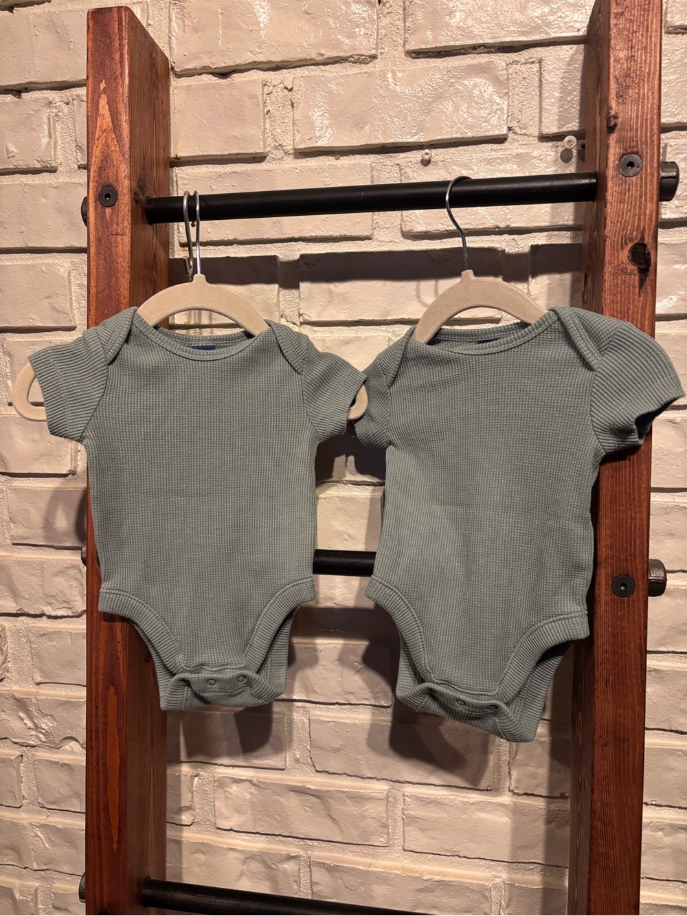 ✨3/$25✨ 2x Sage Green Waffle Knit Bodysuit